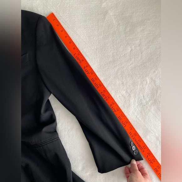 VTG Donna Karen Signature Made In Italy Blazer Jacket Black 100%Wool Short 40/33 - Picture 15 of 16